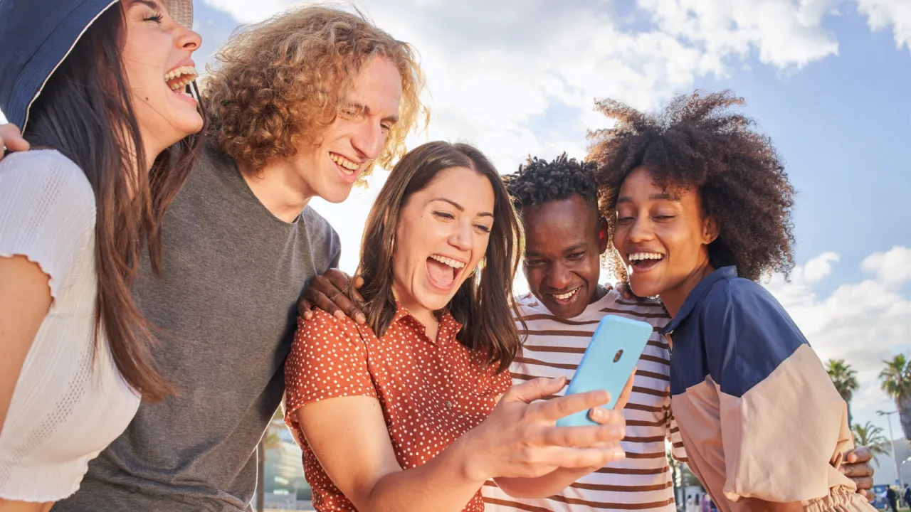 How Social Media Influencers Shape Gen Z Shopping Habits in 2024