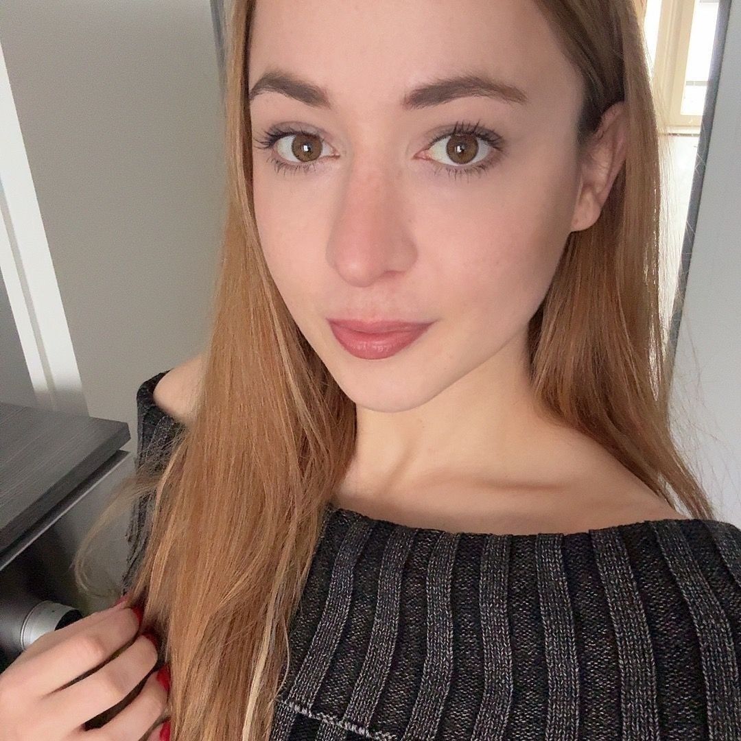 Top 20 Female Sneaker Influencers Dominating 2025