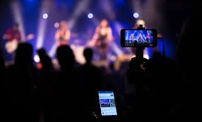 12 Ways Businesses Successfully Use Live Streaming